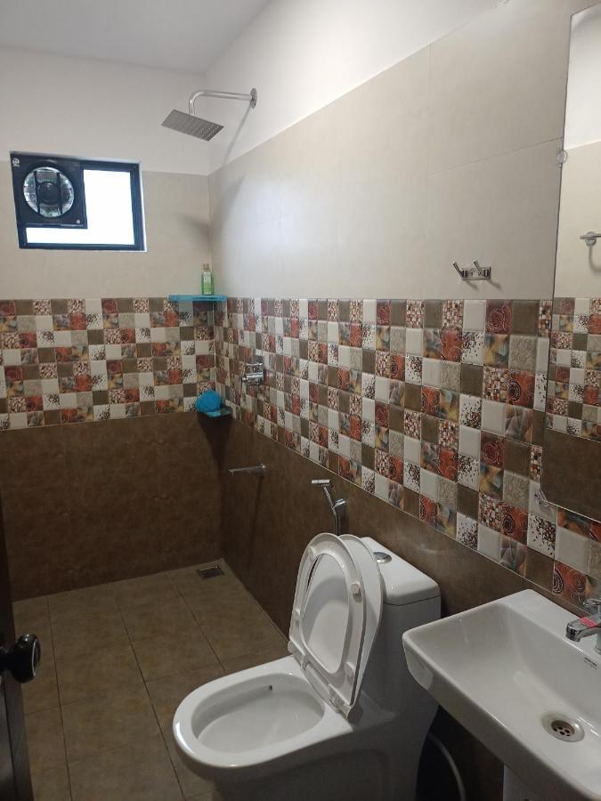 La Casa De Alexa Homestay Ідуккі Екстер'єр фото
